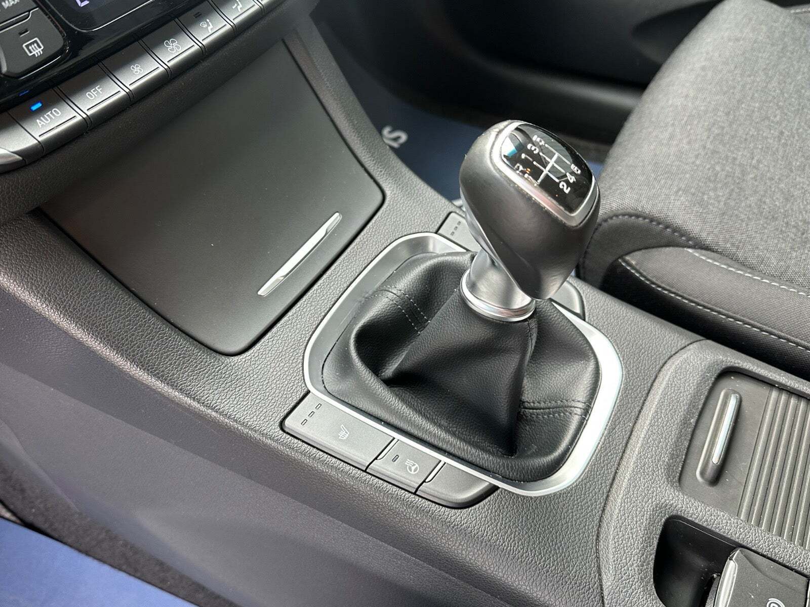 Sort Hyundai i30 fra 2023