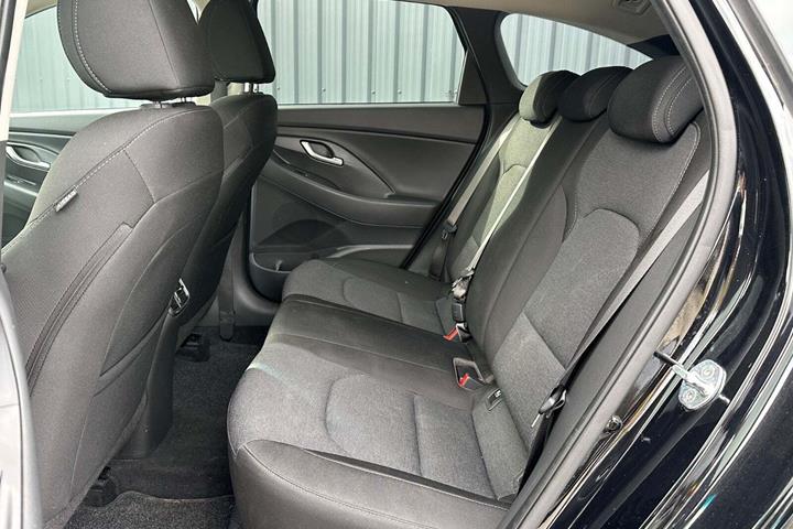 Sort Hyundai i30 fra 2023