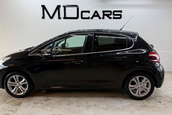 Sort Peugeot 208 fra 2019