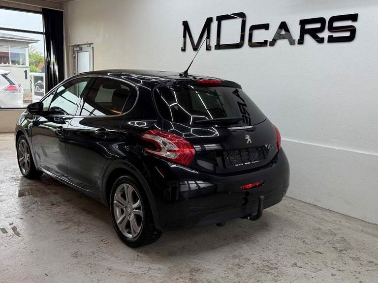 Peugeot 208 1,2 PureTech 82 Allure Sky