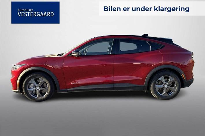 Rød Ford Mustang Mach-E fra 2024