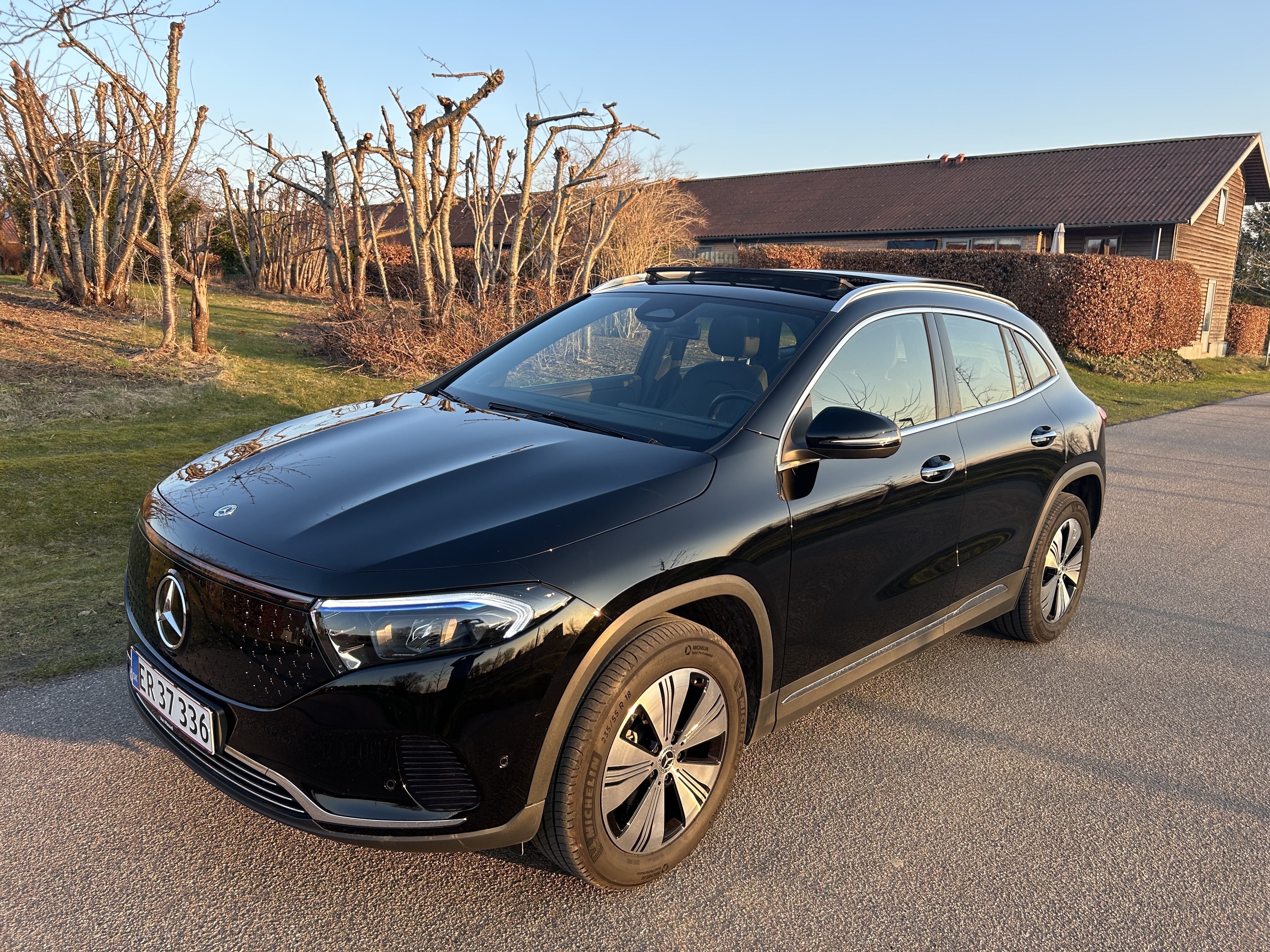 Sort Mercedes EQA 250 fra 2024