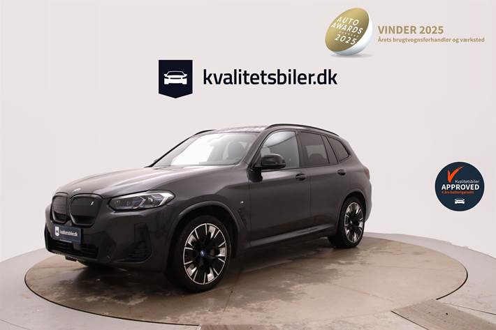 Grå BMW iX3 fra 2023