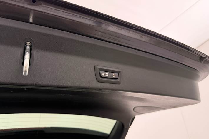 Grå BMW iX3 fra 2023