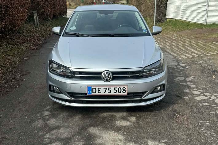 Grå VW Polo fra 2021