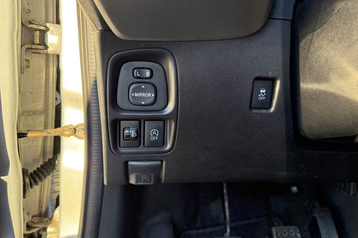 Grå Toyota Aygo fra 2016