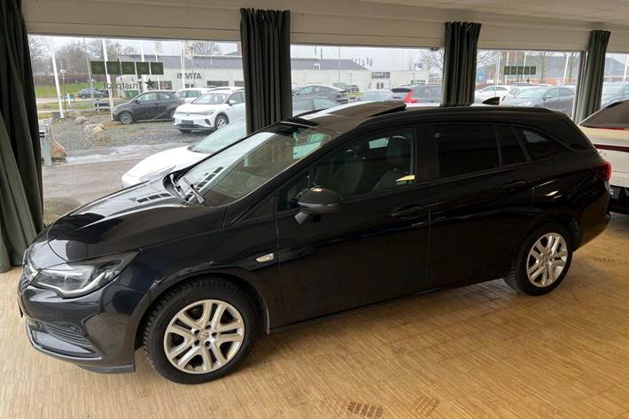 Grøn Opel Astra fra 2016