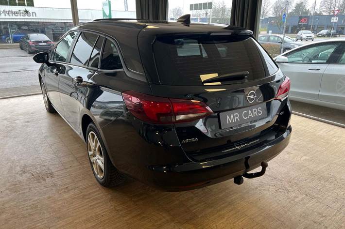 Grøn Opel Astra fra 2016