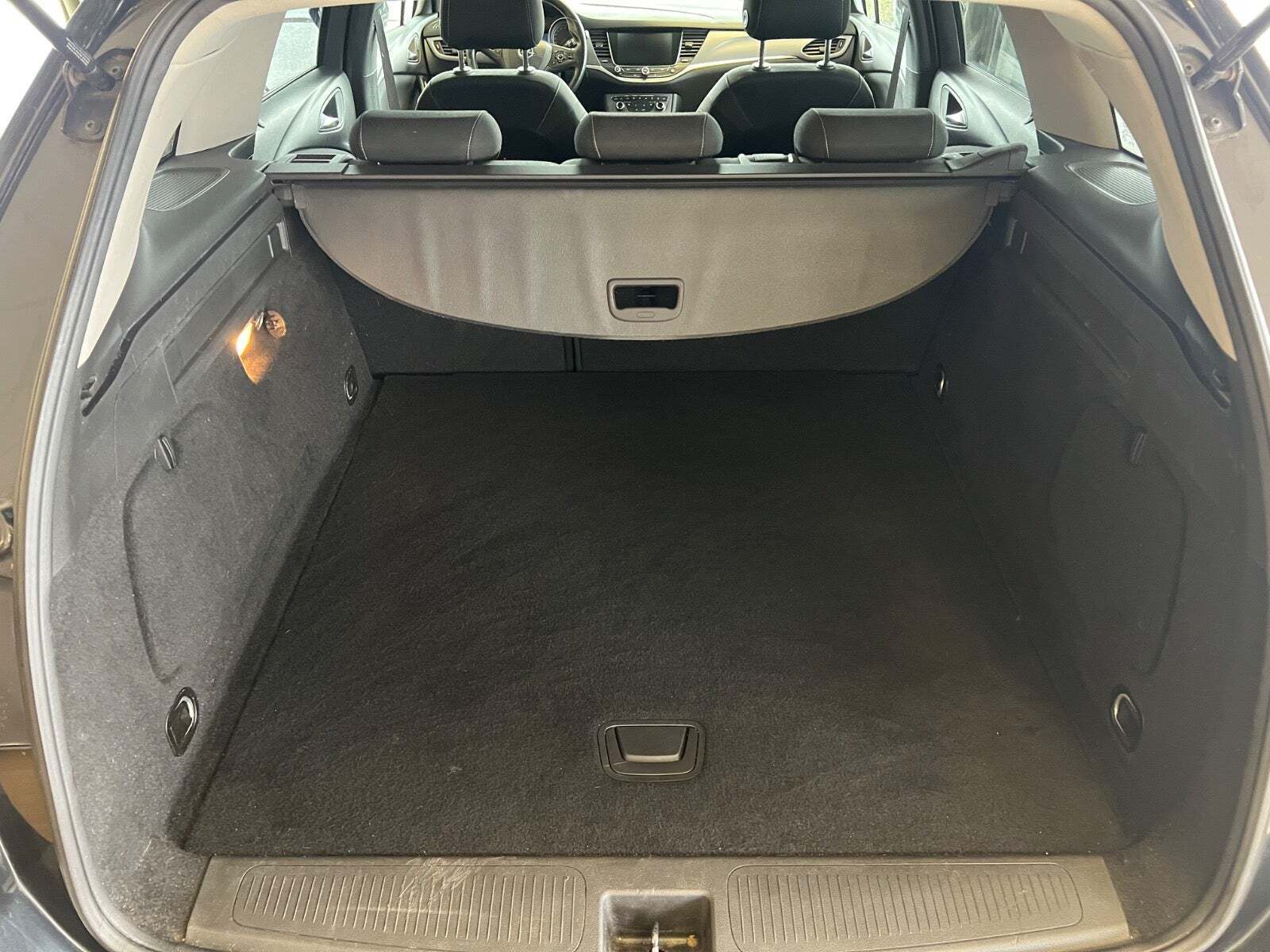 Grøn Opel Astra fra 2016