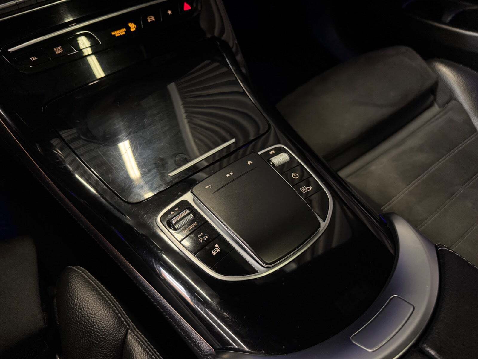 Sort Mercedes EQC400 fra 2020