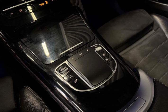 Sort Mercedes EQC400 fra 2020