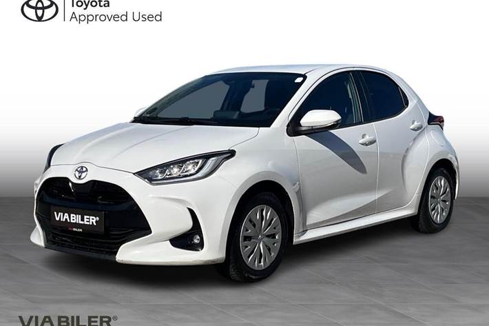 Hvid Toyota Yaris fra 2021