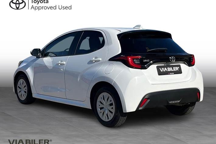 Hvid Toyota Yaris fra 2021