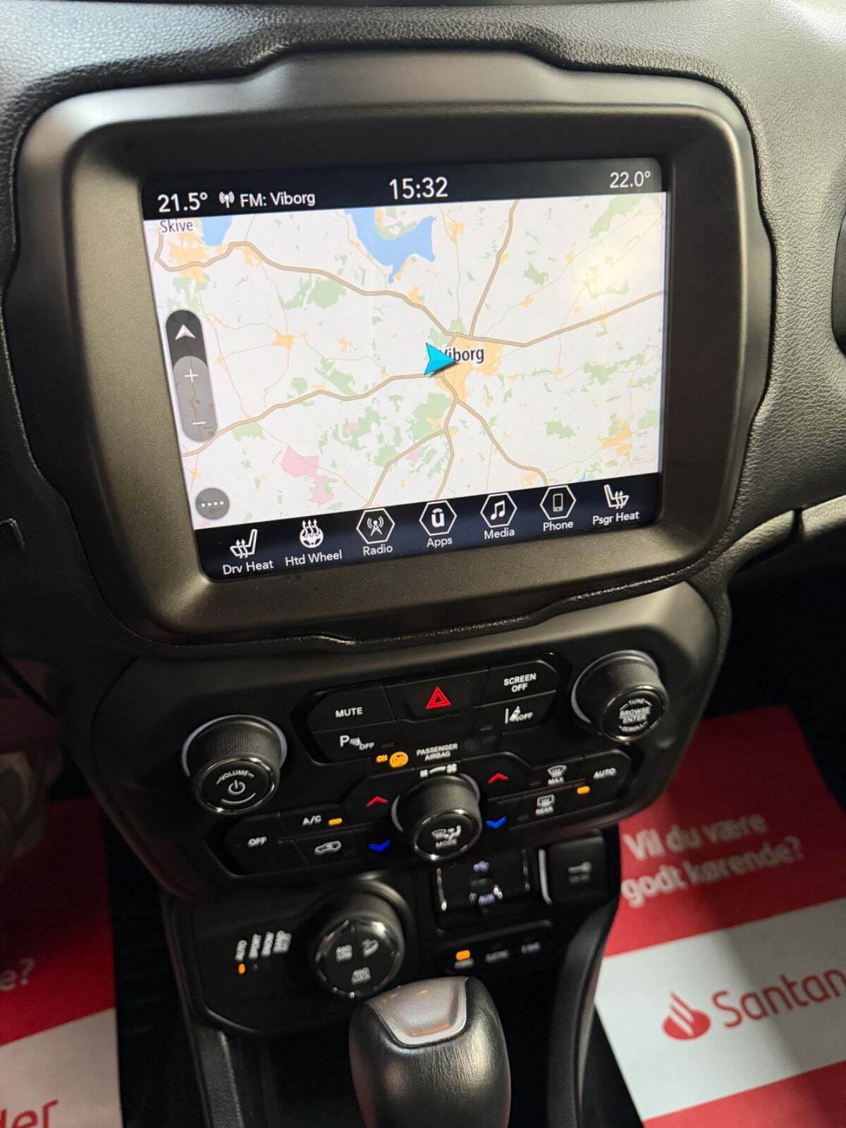 Orange Jeep Renegade fra 2021