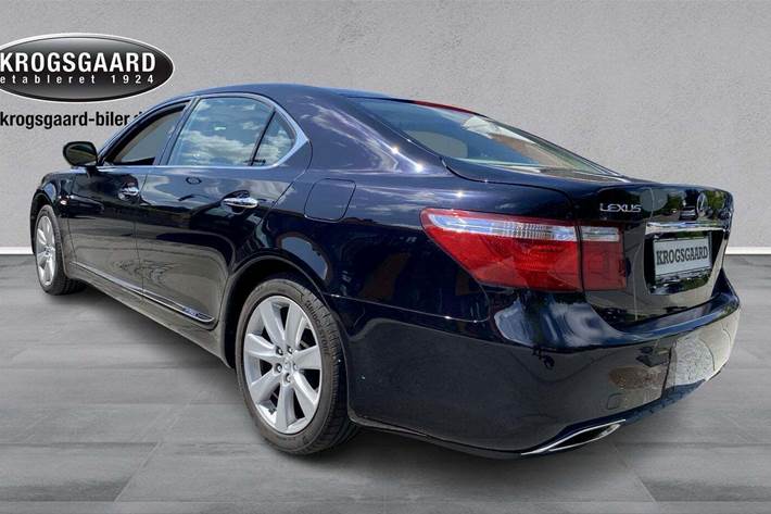 Sort Lexus LS600h L fra 2009