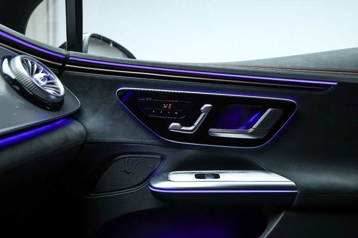 Sort Mercedes EQE350+ fra 2026