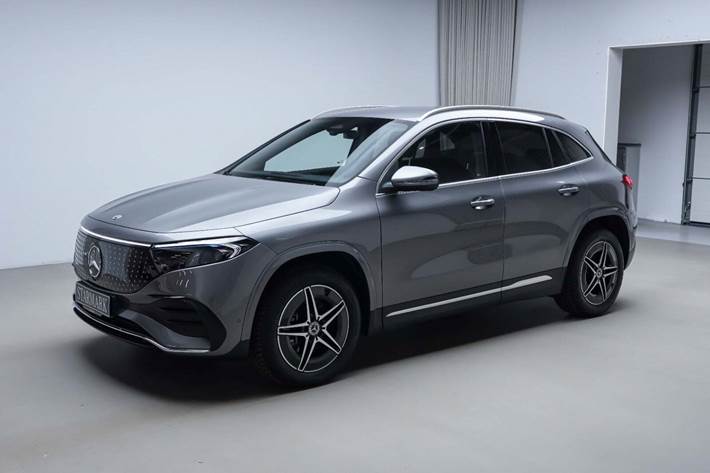 Grå Mercedes EQA250+ fra 2025 set udefra