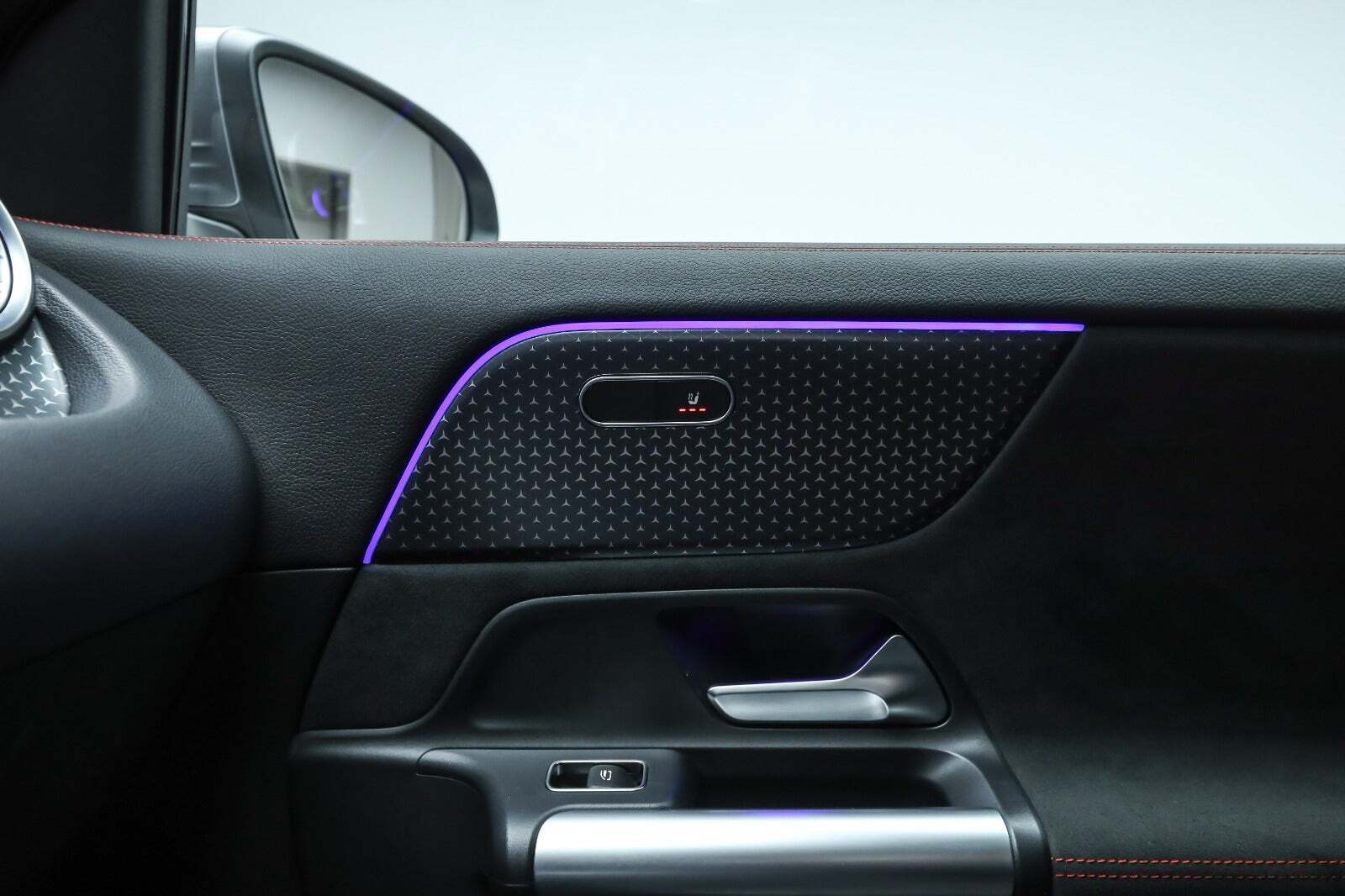 Grå Mercedes EQA250+ fra 2025