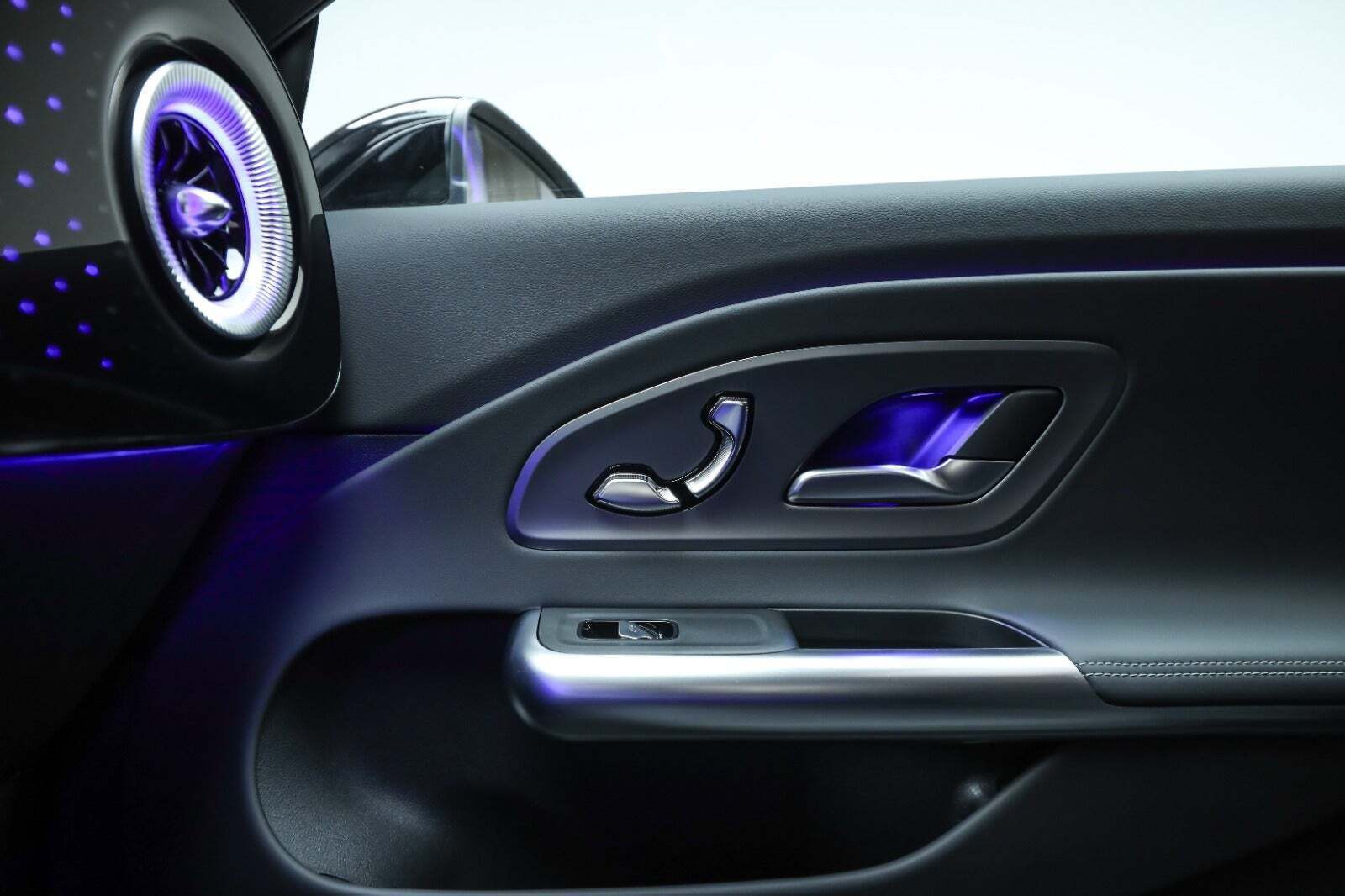 Sort Mercedes CLA250+ fra 2025