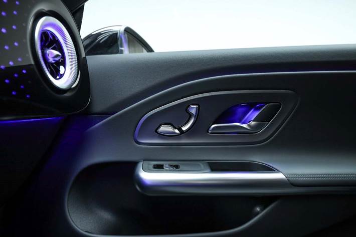 Sort Mercedes CLA250+ fra 2025