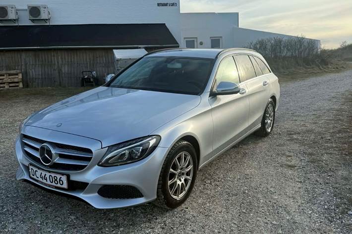 Grå Mercedes C-Klasse fra 2017