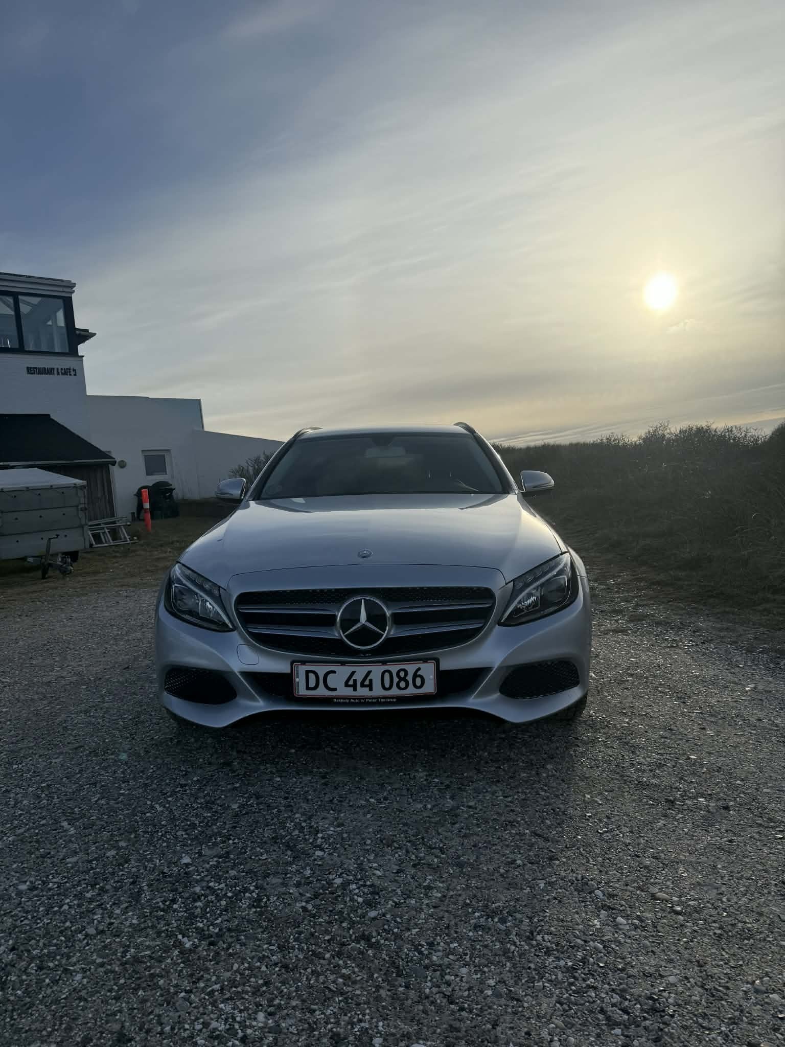 Grå Mercedes C-Klasse fra 2017