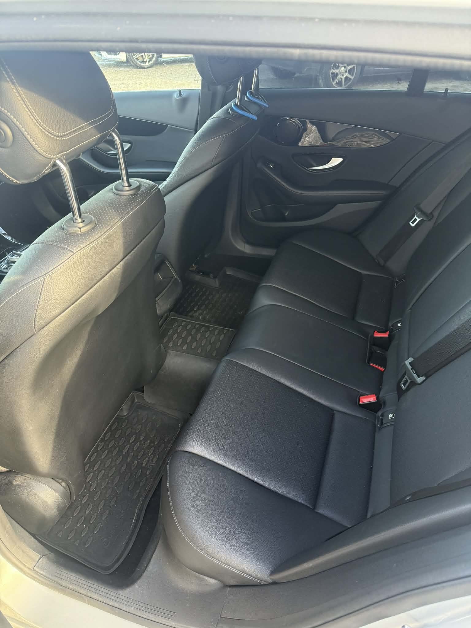 Grå Mercedes C-Klasse fra 2017