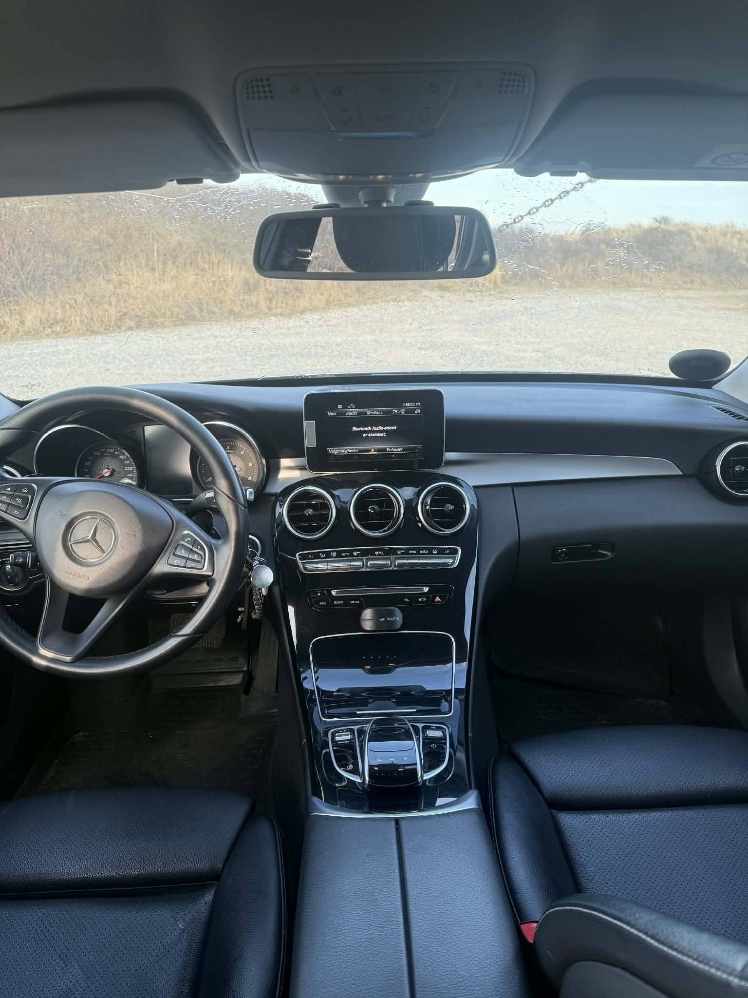 Grå Mercedes C-Klasse fra 2017
