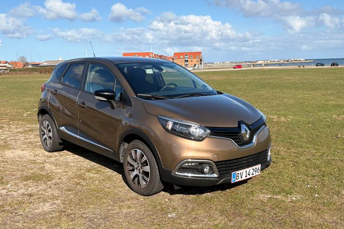 Brun Renault Captur fra 2017