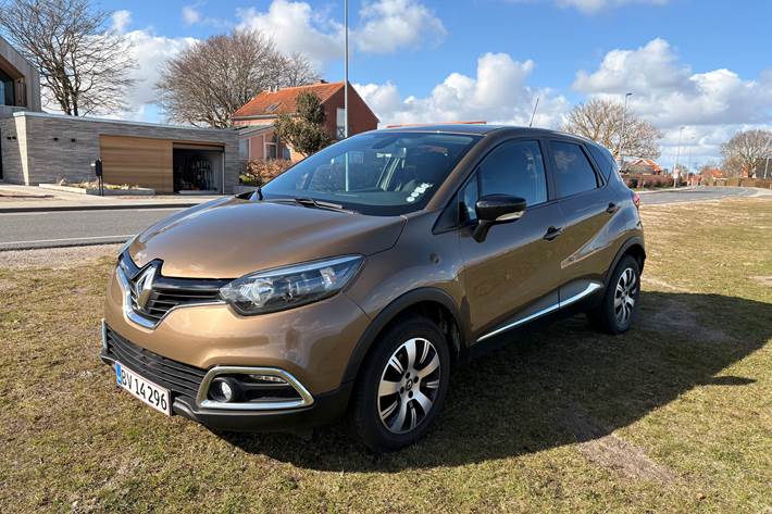 Brun Renault Captur fra 2017