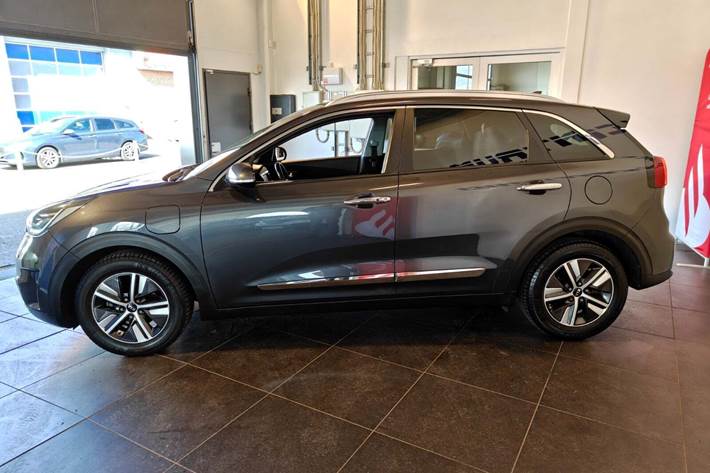 Grå Kia Niro fra 2019