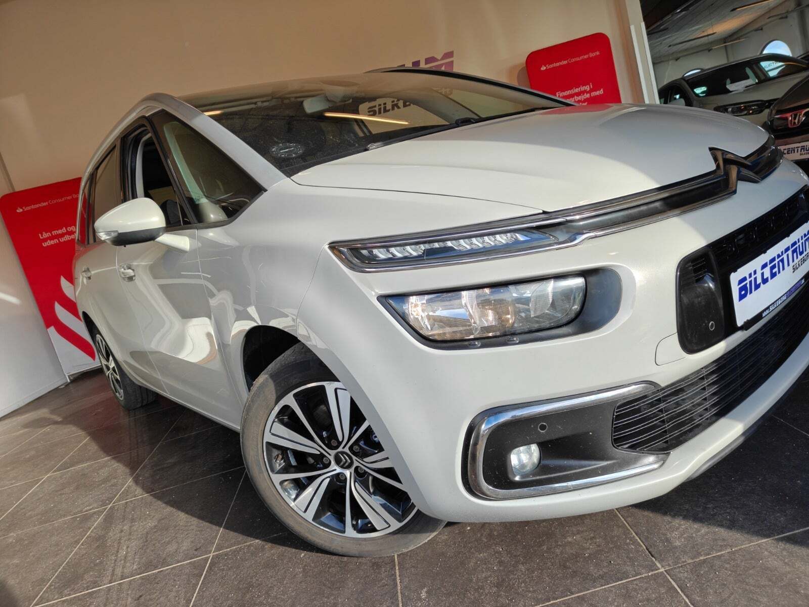 Beige Citroën Grand C4 SpaceTourer fra 2019