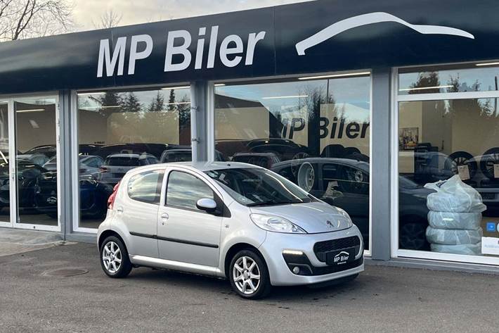 Sølv Peugeot 107 fra 2014