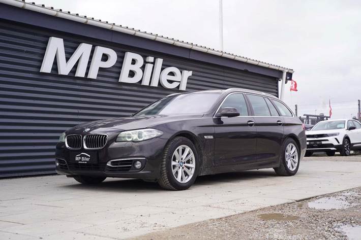 Brun BMW 530d fra 2016 set udefra