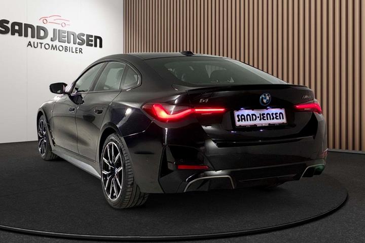 Sort BMW i4 fra 2024
