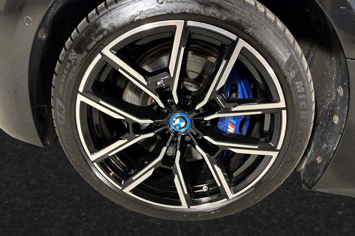 Sort BMW i4 fra 2024