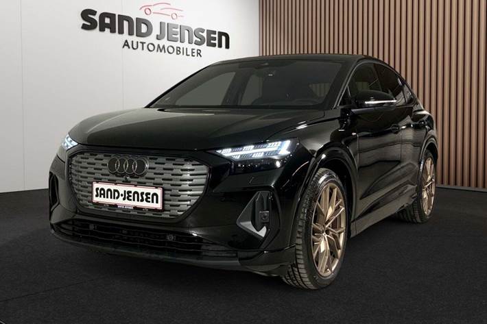 Sort Audi Q4 e-tron fra 2024 set udefra