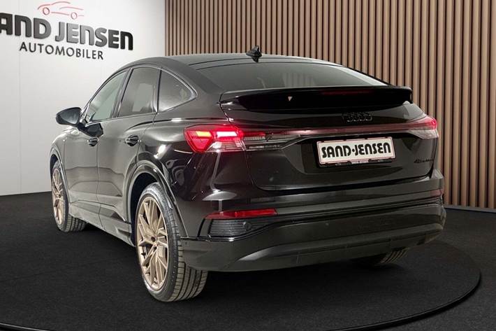Sort Audi Q4 e-tron fra 2024
