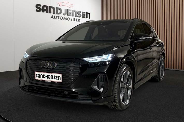 Sort Audi Q4 e-tron fra 2025 set udefra
