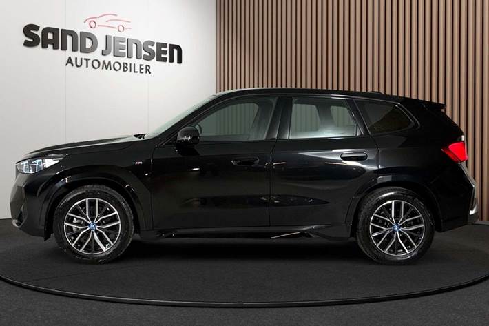 Sort BMW iX1 fra 2024