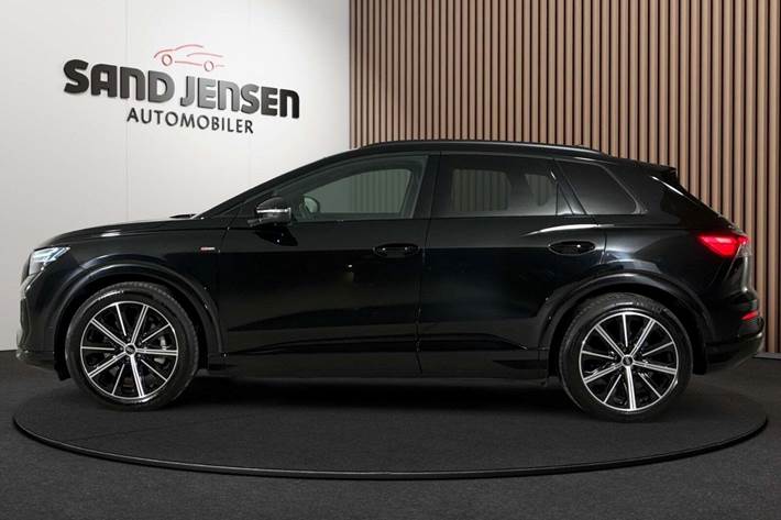 Gul Audi Q4 e-tron fra 2024