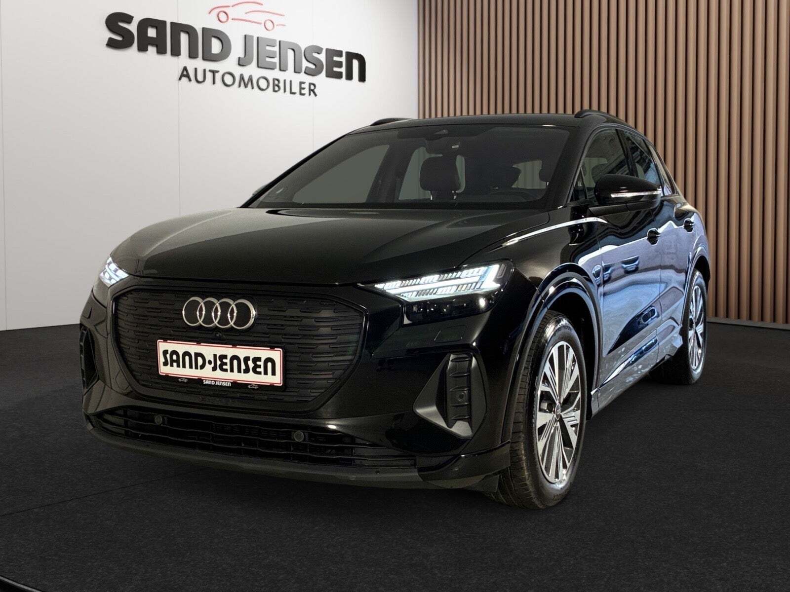 Audi Q4 e-tron 45 Progress Van