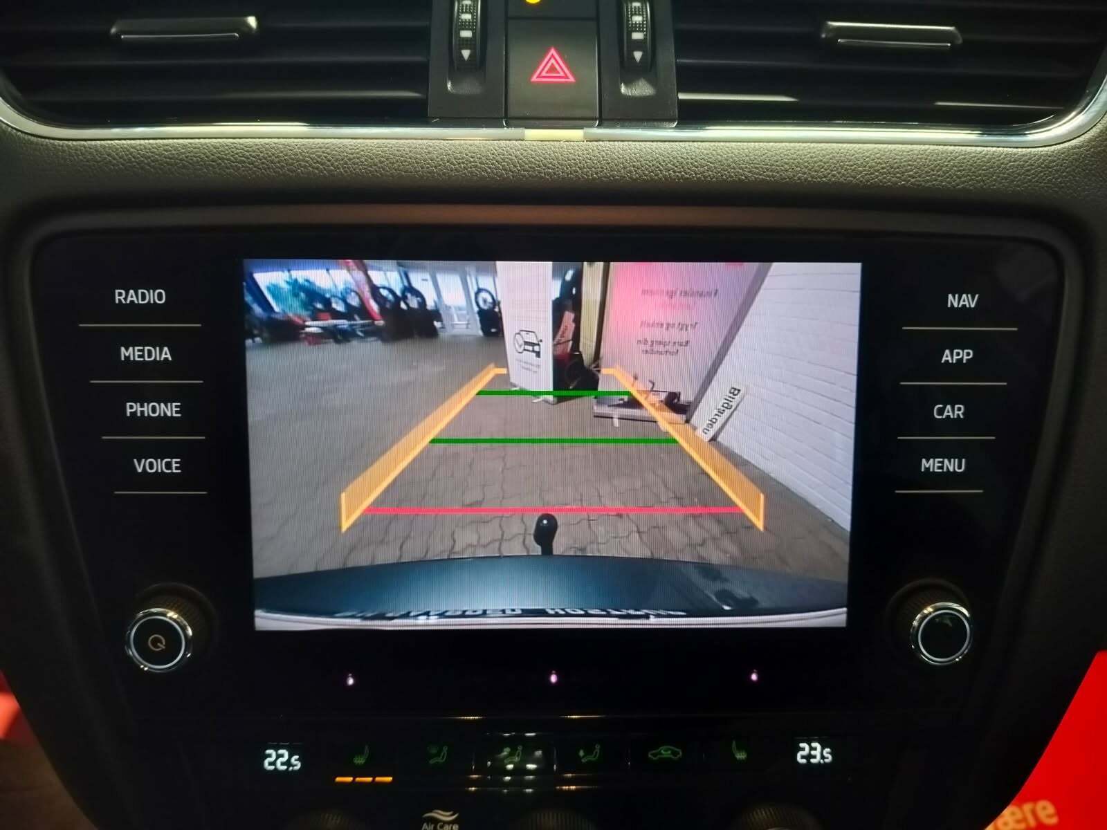 Grå Skoda Octavia fra 2019