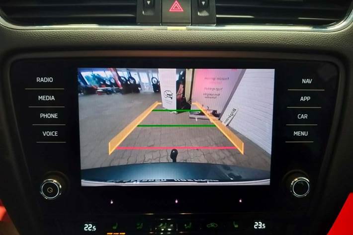 Grå Skoda Octavia fra 2019