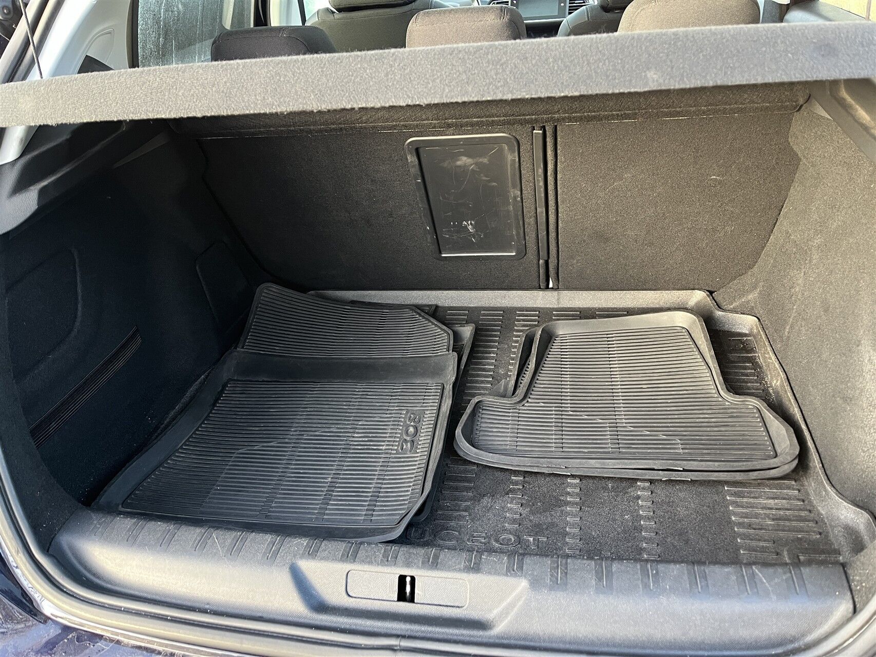 Blå Peugeot 308 fra 2018