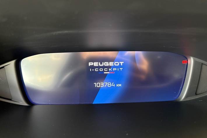 Grå Peugeot 308 fra 2022