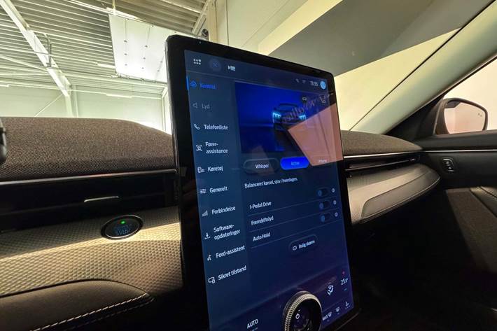 Orange Ford Mustang Mach-E fra 2022