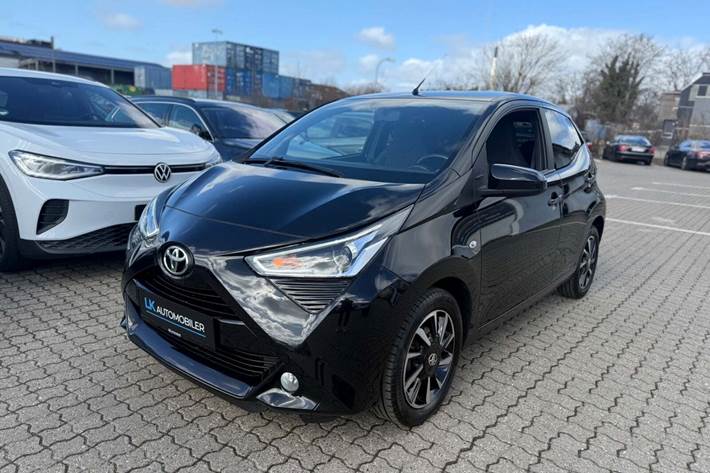 Sort Toyota Aygo fra 2021
