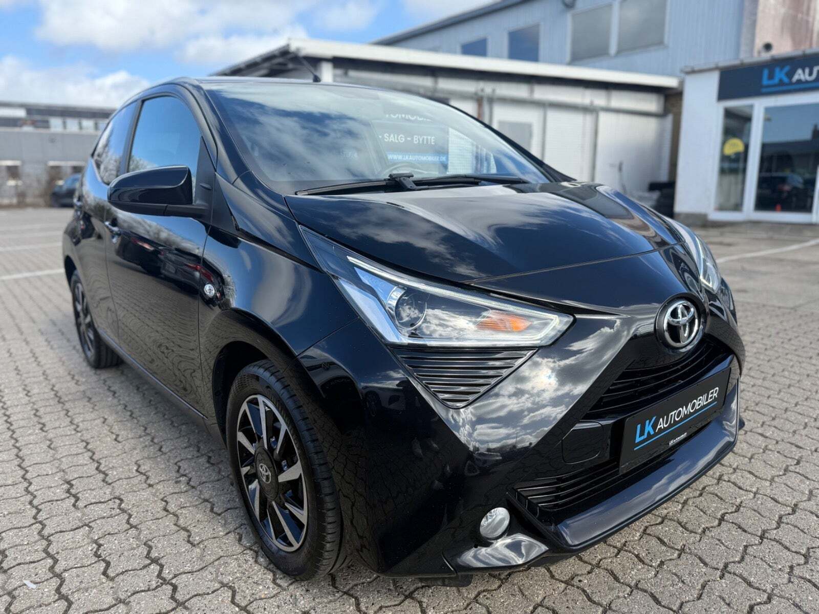 Toyota Aygo 1,0 VVT-i x-black