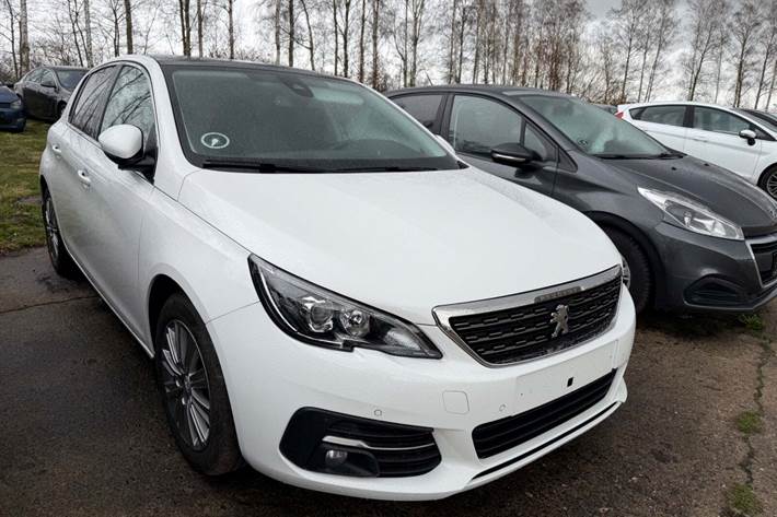 undefined Peugeot 308 fra 2018 set udefra